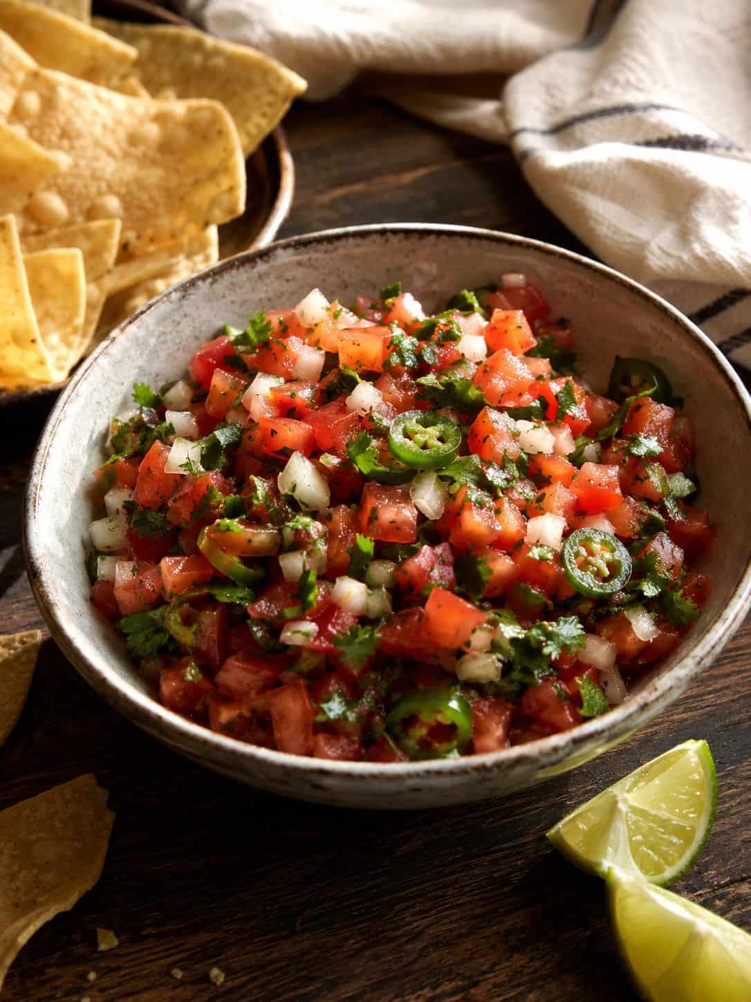 Easy Fresh Salsa Recipe (Pico de Gallo)