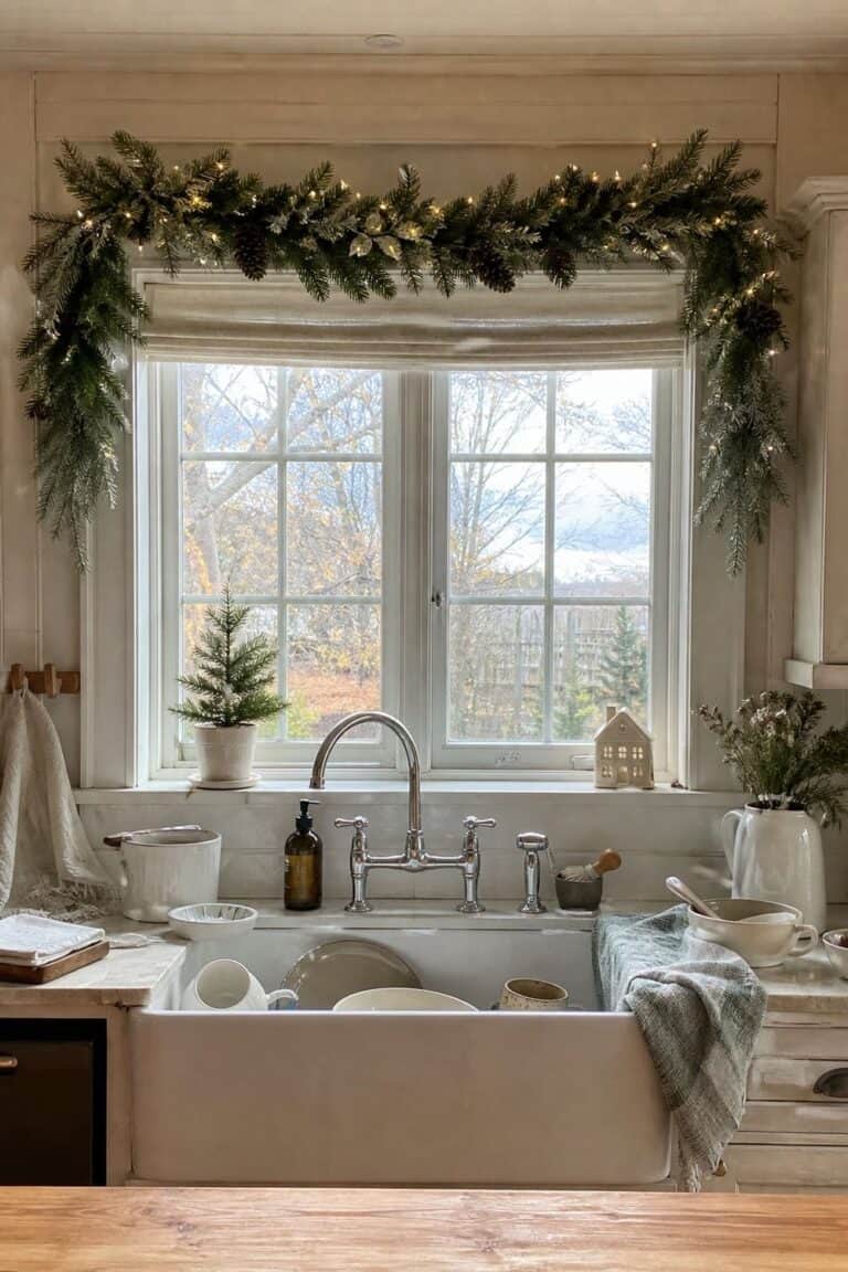 25 Christmas Cottage Kitchen Ideas for a Cozy Home