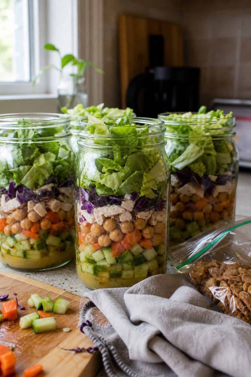 20 Cold Lunch Meal Prep Ideas That Make Life Easier 2. Mason Jar Chopped Salads cold lunch meal prep idea in a packed lunch container