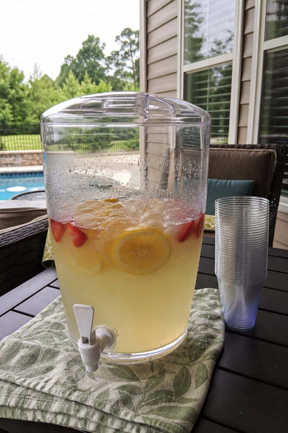 20 Best Drink Dispensers and Pitchers Worth Buying drink dispensers and pitchers 04 plastic beverage dispenser for outdoor hosting