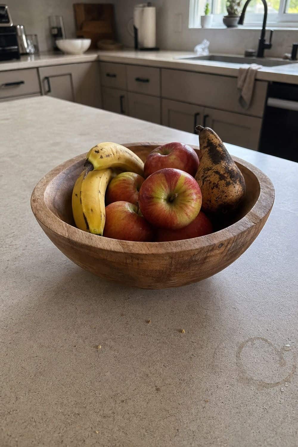 25 Best Natural Wood Kitchen Decor Finds Fruit Bowl for Island Produce in a natural wood kitchen decor setup