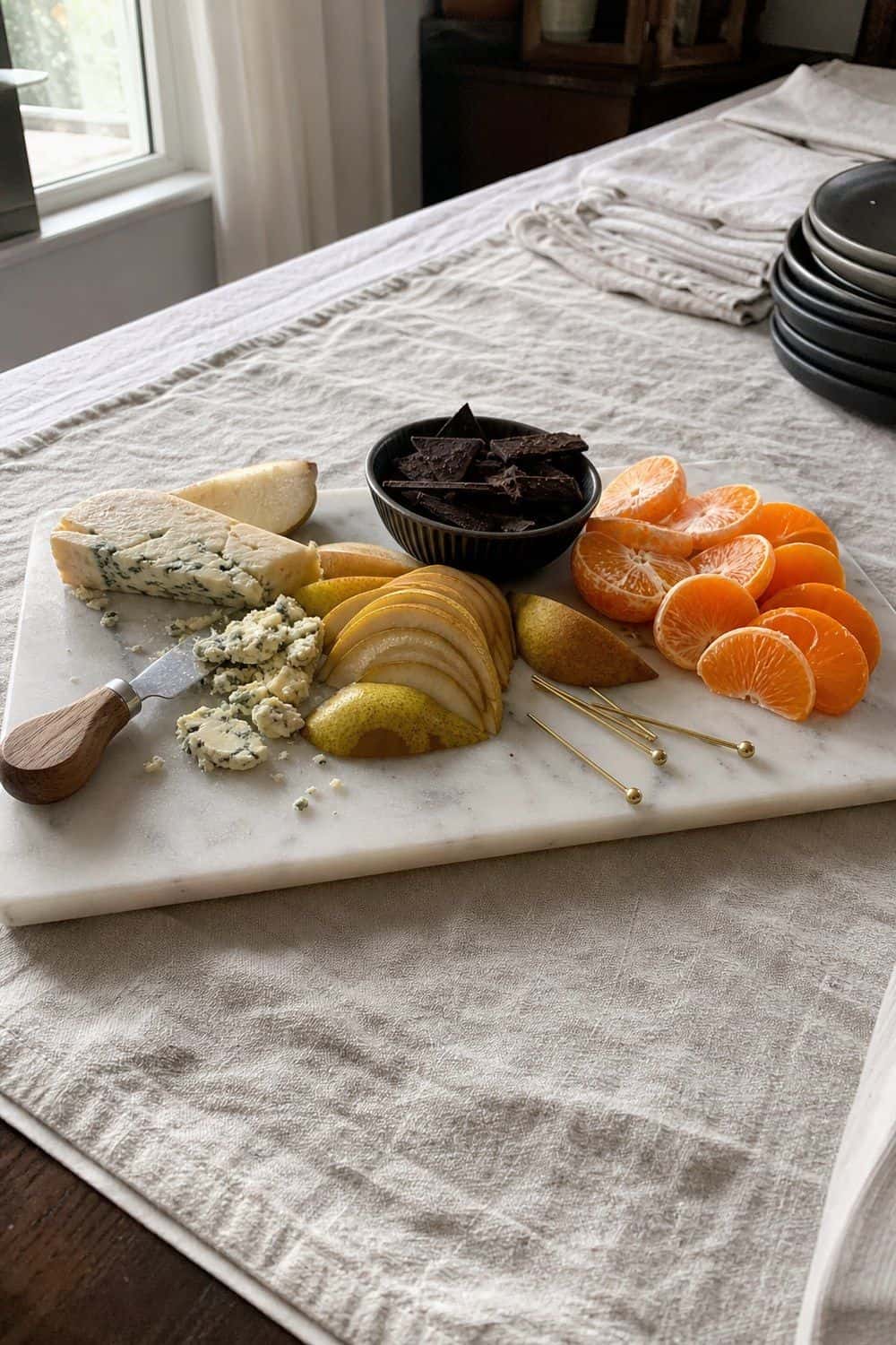 25 Neo Deco Dinner Party Ideas for Easy Hosting neo deco dinner party ideas section 05 marble under cheese chocolate or citrus