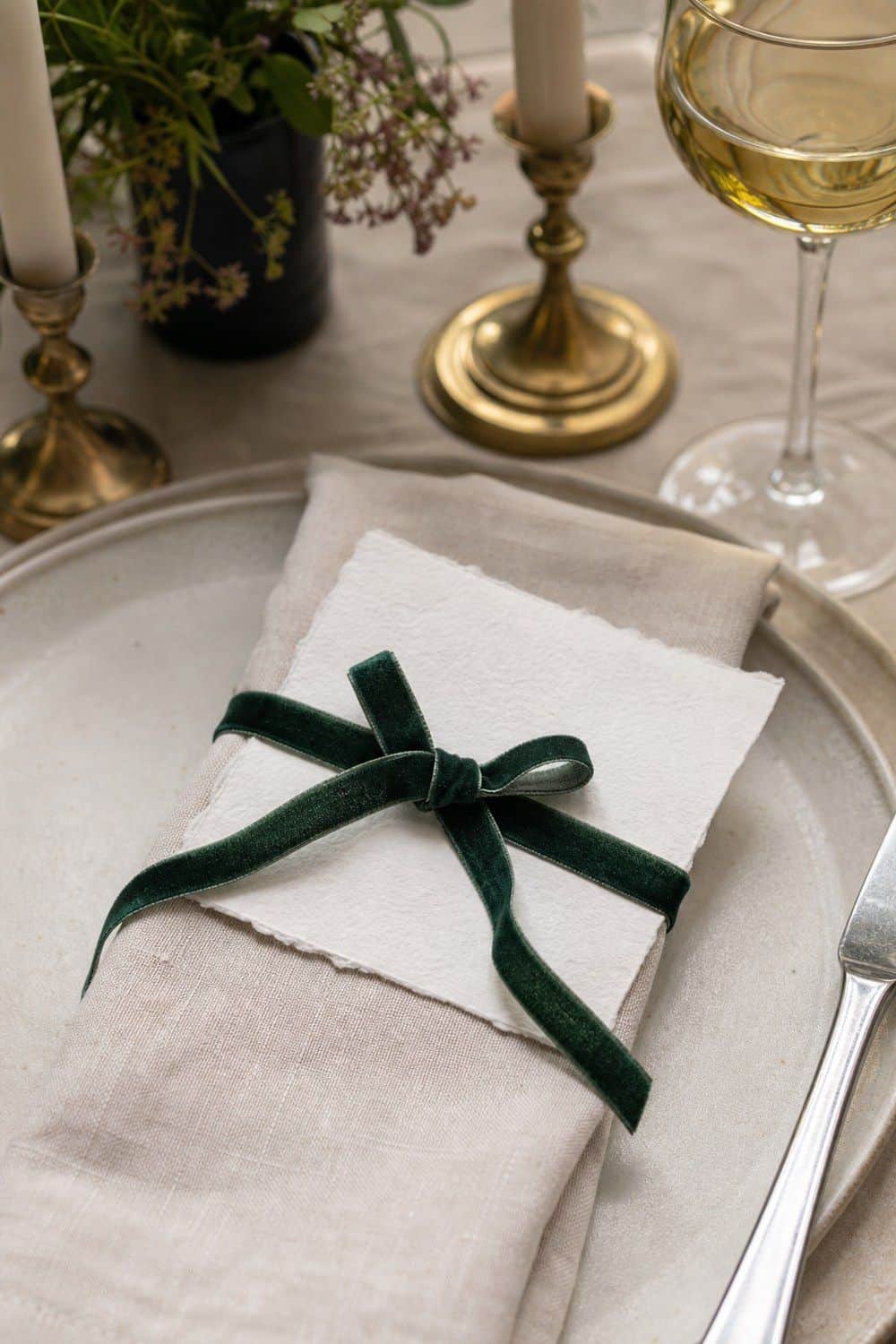 25 Neo Deco Tablescape Ideas for Easy Hosting Velvet Ribbon in One Small Moment in a casual Neo Deco tablescape