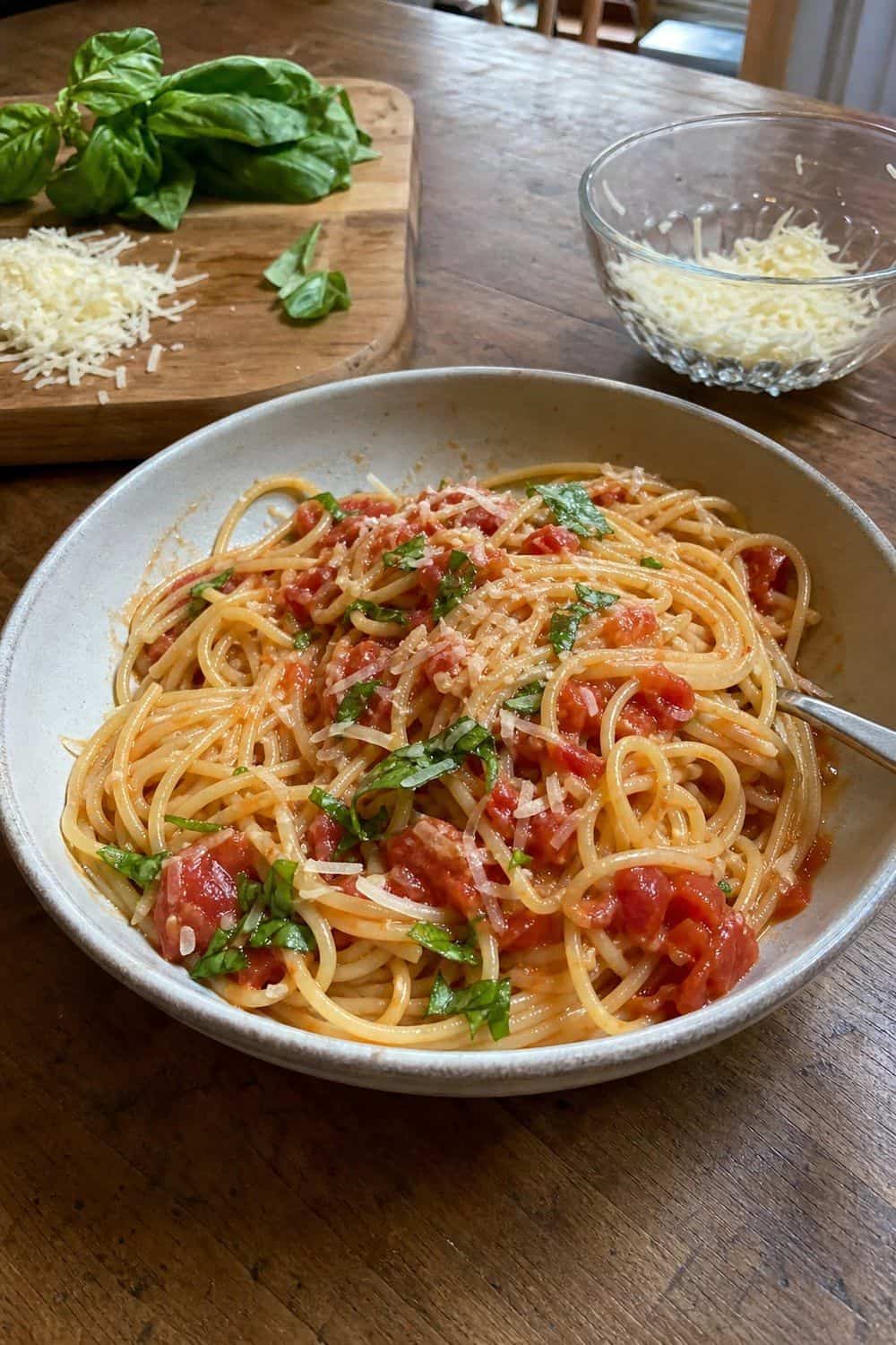 25 Tomato Dinner Party Ideas for Peak Summer Flavor tomato dinner party ideas section 07 serve fresh tomato pasta