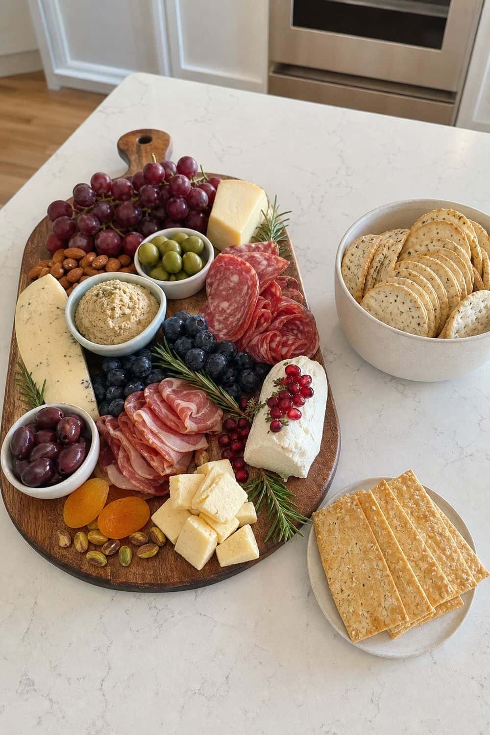 25 Christmas Appetizer Board Ideas for Easy Hosting 25 Christmas Appetizer Board Ideas for Easy Hosting: 19. Keep Crackers Off Until the Last Minute