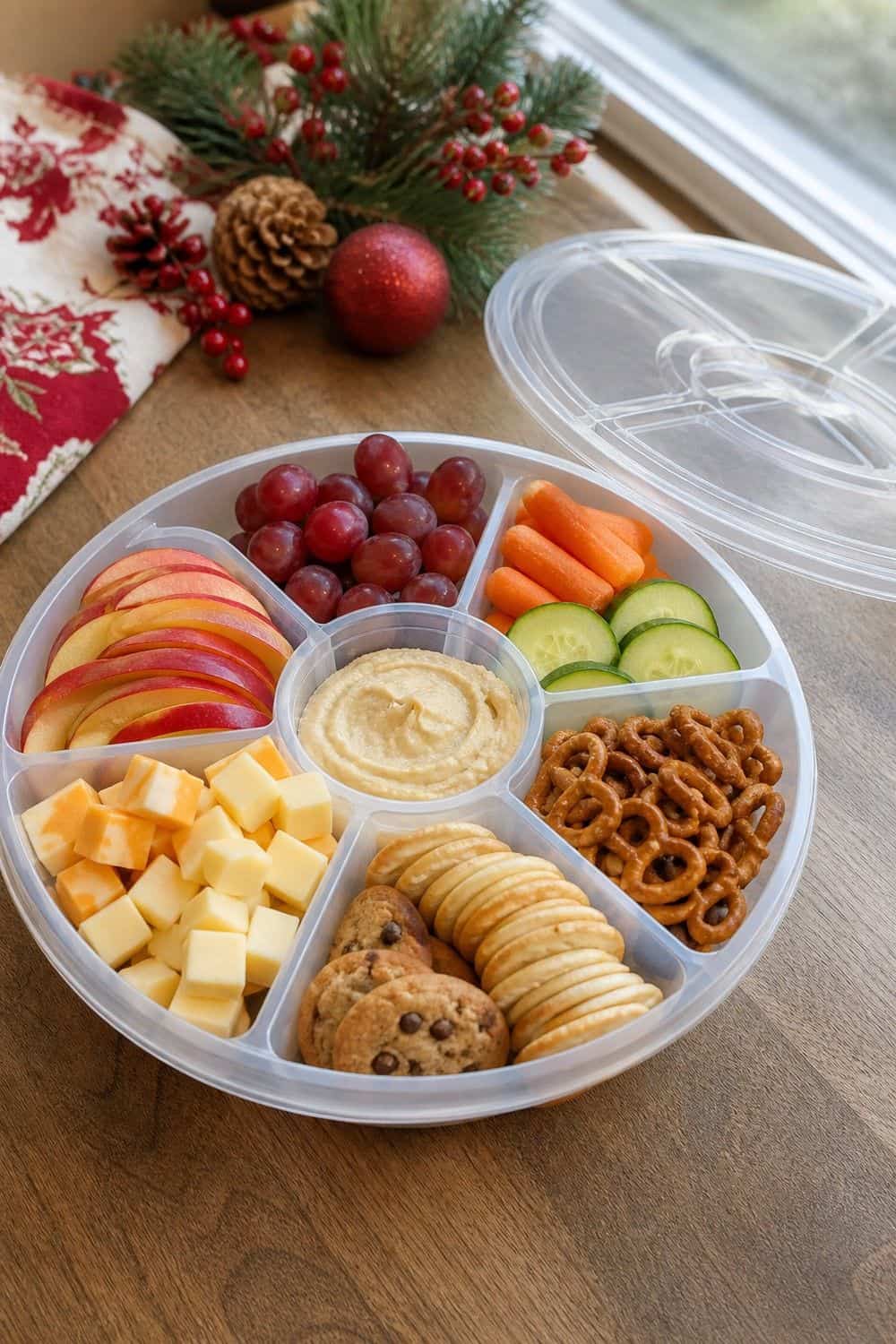 20 Christmas Meal Prep Ideas That Make Life Easier christmas meal prep 07 holiday snack tray for busy afternoons