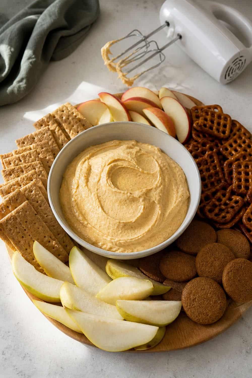 20 Cozy Fall Food Board Ideas for Cozy Food Moments cozy fall food board h3 18 section photo