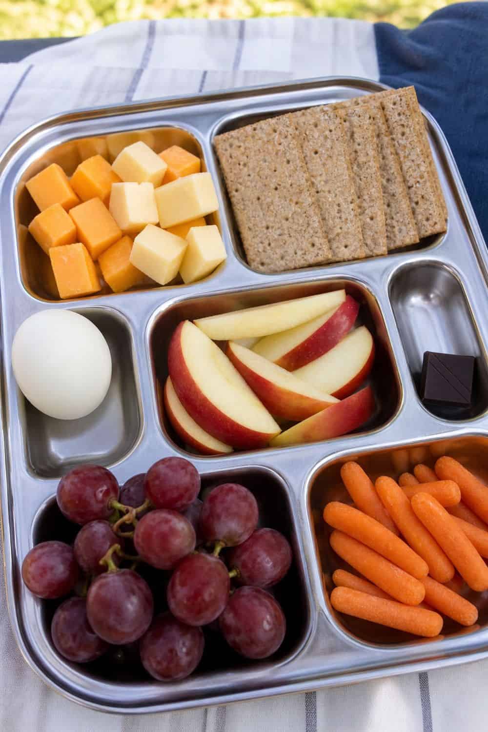 15. Cheese Cracker and Fruit Lunch Plate