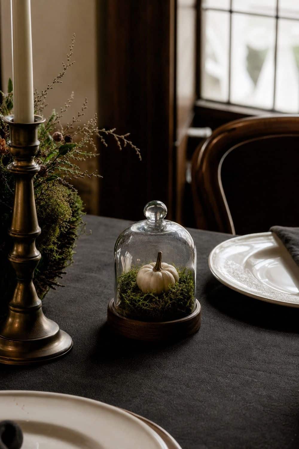 25 Dark Academia Tablescape Ideas for Easy Hosting dark academia tablescape ideas section 12