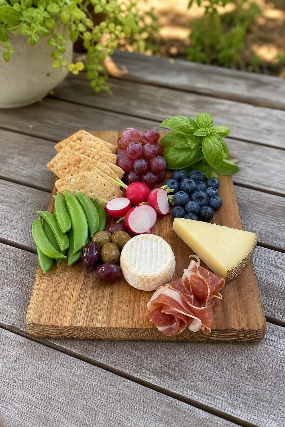 25 Garden Party Food Ideas for a Fresh Outdoor Spread garden party food ideas section 01