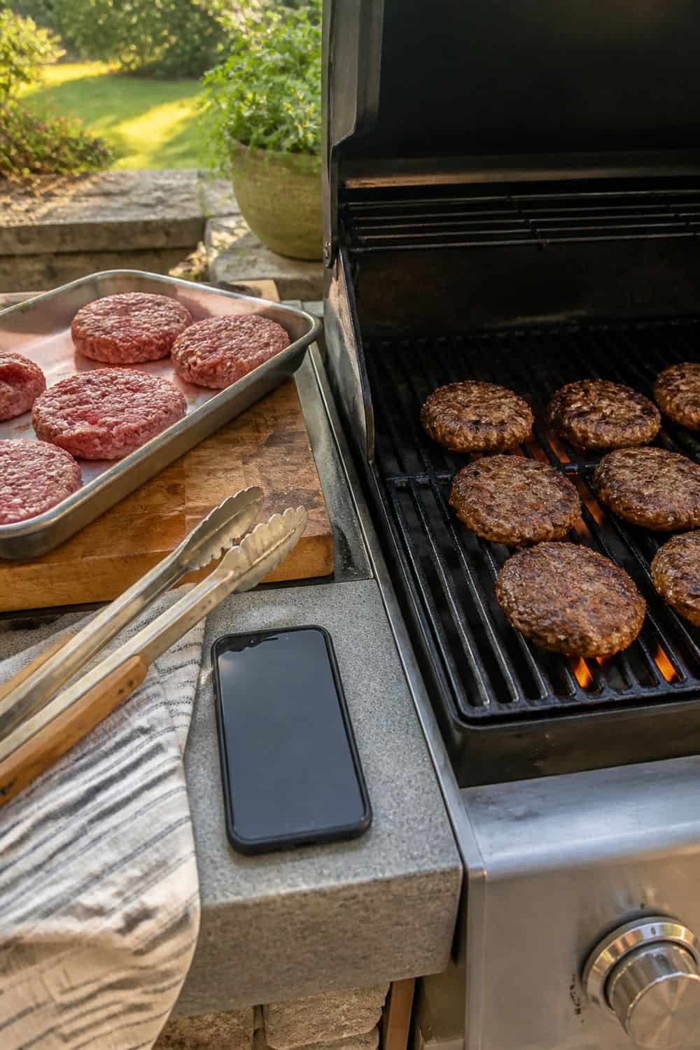 25 Labor Day Cookout Ideas for Easy Hosting 20. Grill Timing Around Guest Arrival for 25 labor day cookout ideas for easy hosting