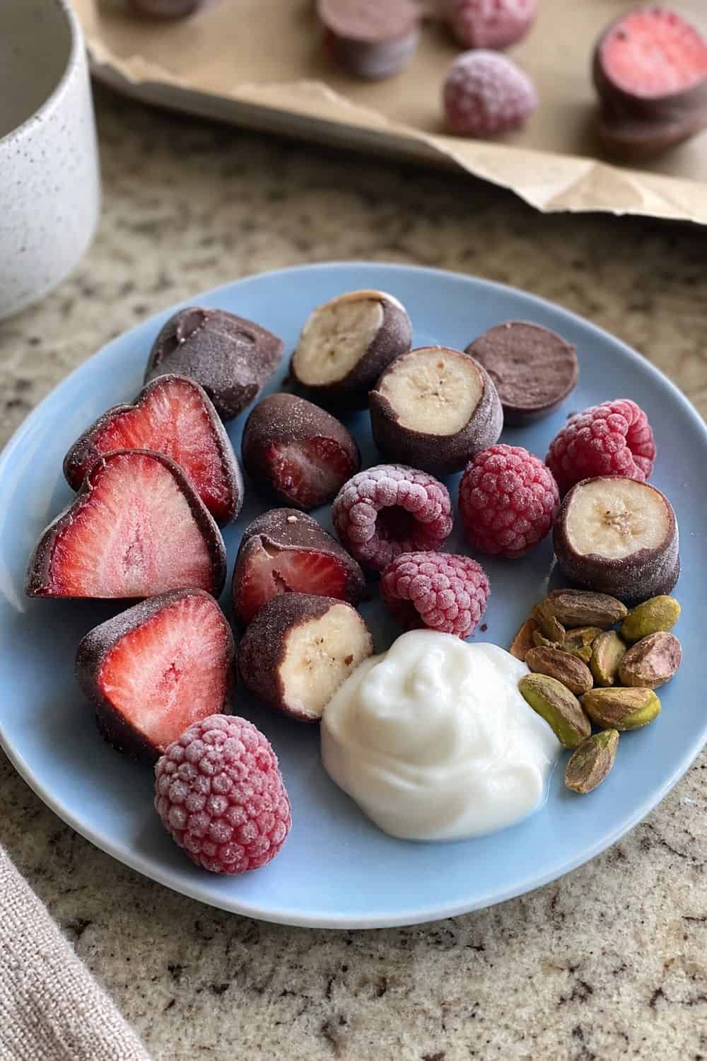 15 Little Treat Plate Ideas for Cozy Food Moments 2. Chocolate-Covered Frozen Berry Plate