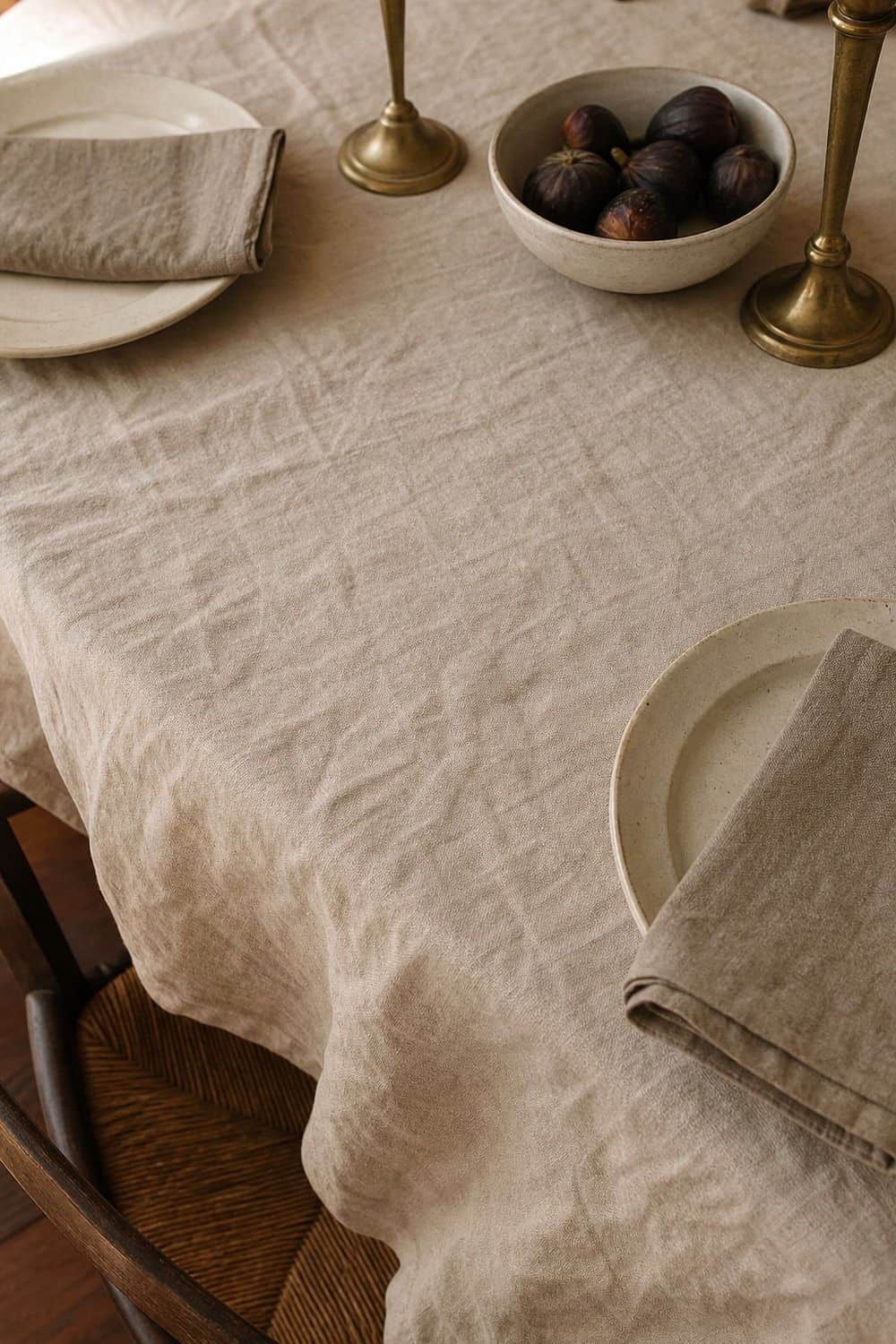 25 Old-World Dinner Party Ideas for Easy Hosting old world dinner party ideas 01 start with a linen tablecloth that looks lived in