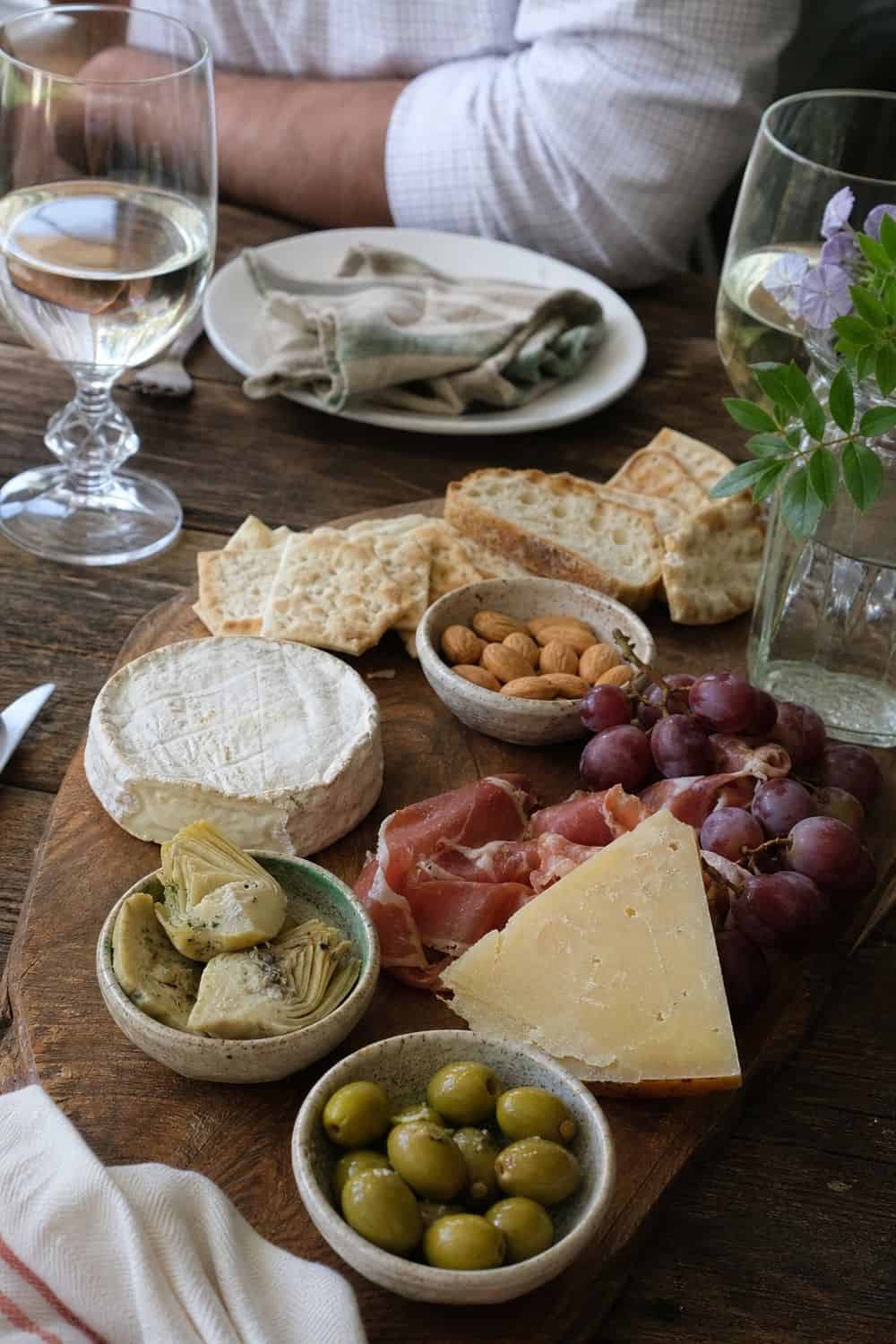 25 Old-World Dinner Party Ideas for Easy Hosting old world dinner party ideas 09 start with a small antipasti or cheese plate