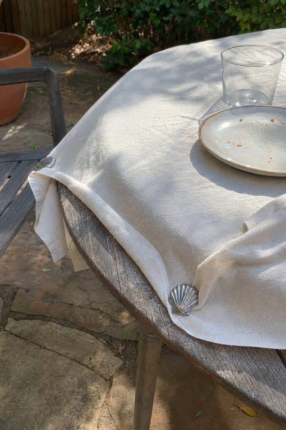 25 Vintage Garden Tablescape Ideas for a Romantic Outdoor Setting vintage garden tablescape ideas section 02