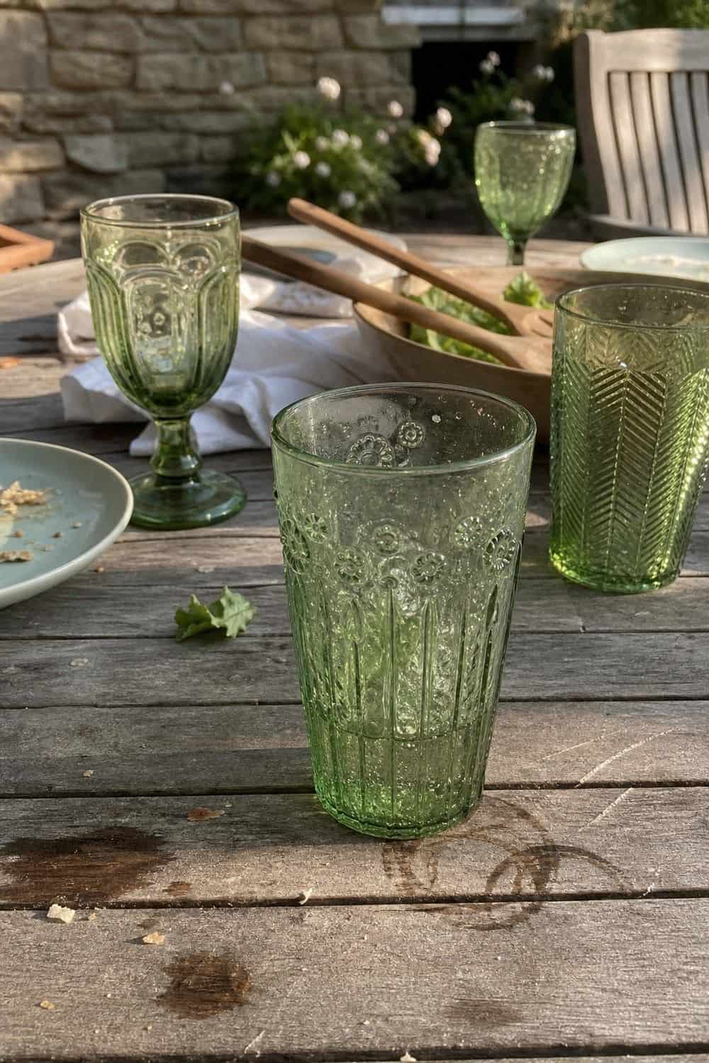 25 Vintage Garden Tablescape Ideas for a Romantic Outdoor Setting vintage garden tablescape ideas section 05