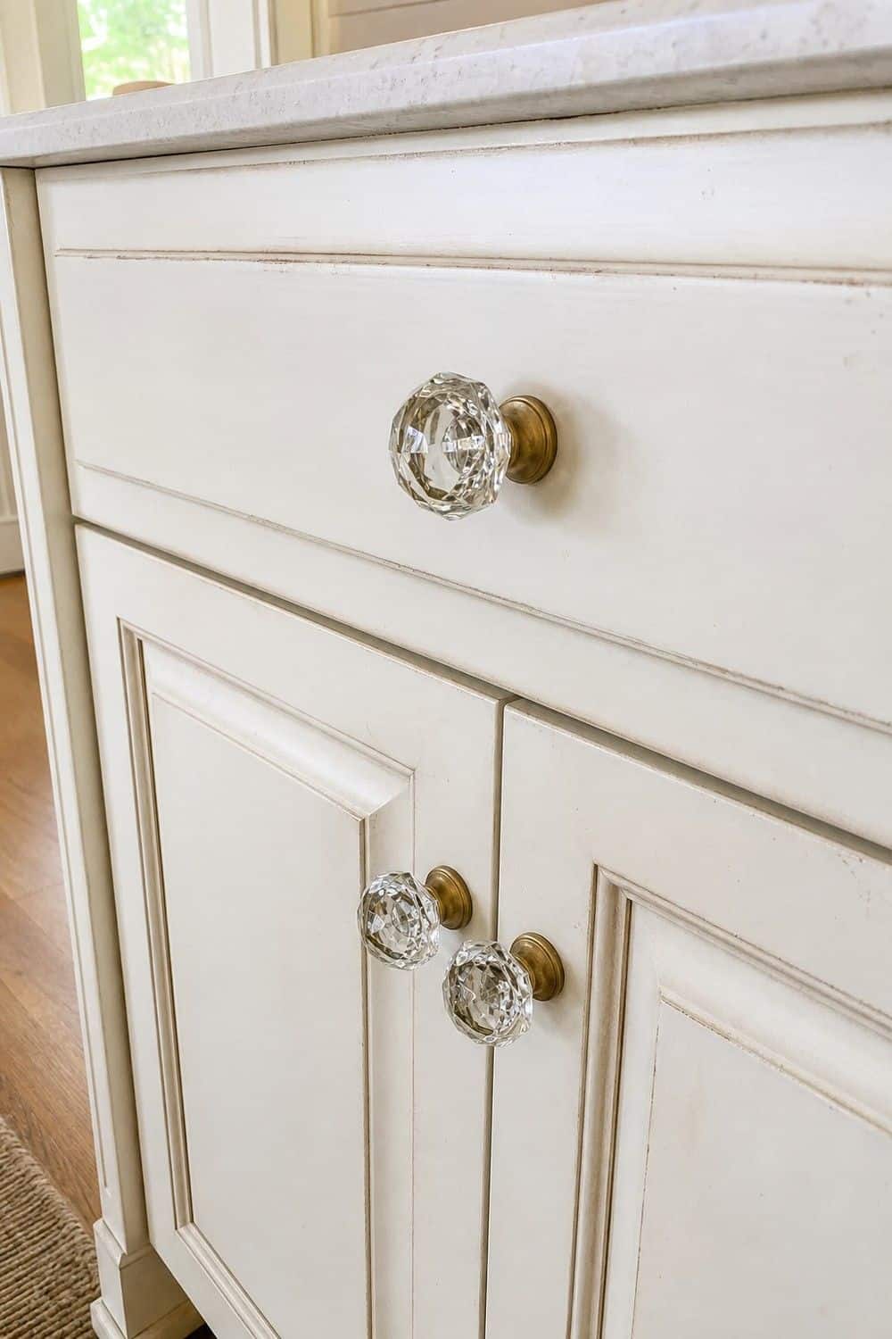 vintage kitchen ideas 09 glass cabinet knobs