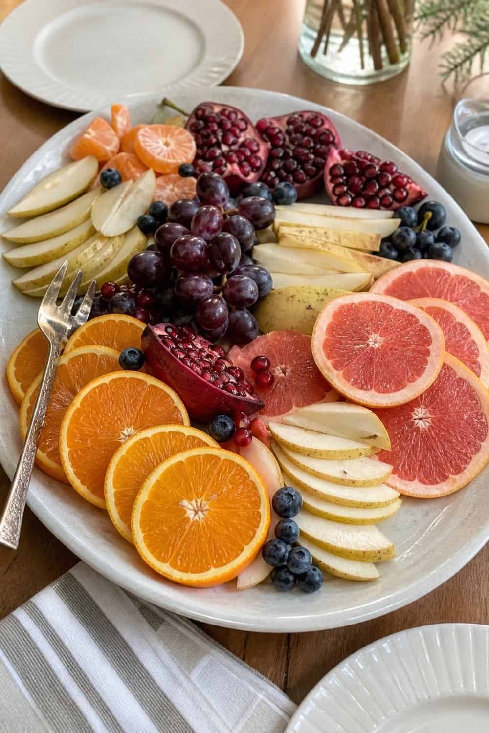 25 Winter Brunch Hosting Ideas for Easy Hosting 13. Add a Citrus and Winter Fruit Platter winter brunch hosting idea